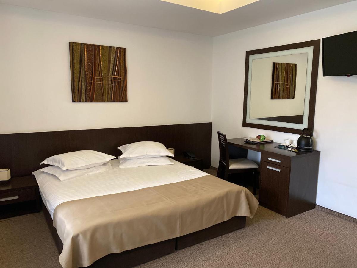 Hotel Smart Sinaia Luaran gambar
