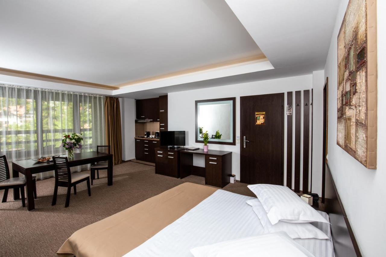 Hotel Smart Sinaia Luaran gambar