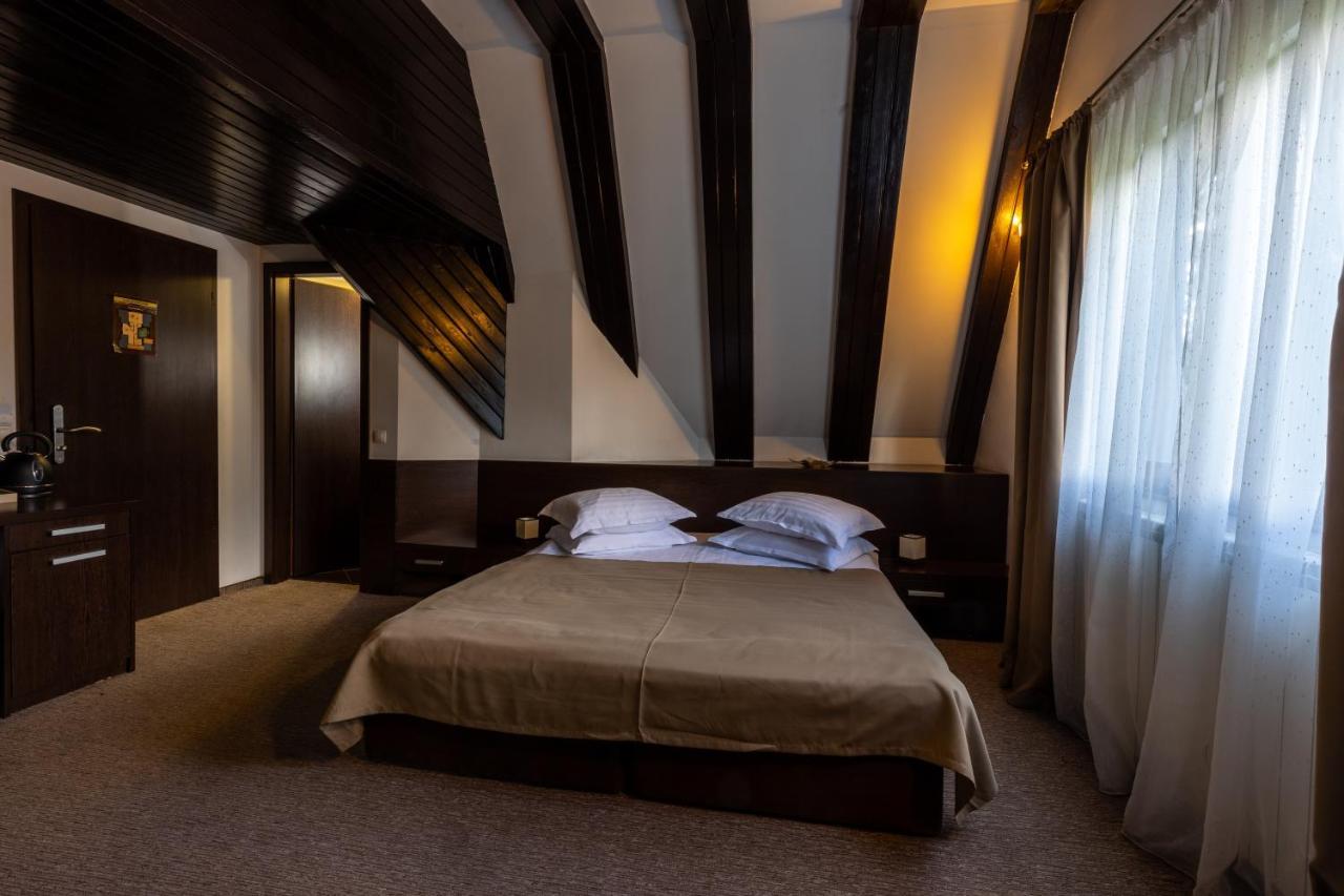 Hotel Smart Sinaia Luaran gambar