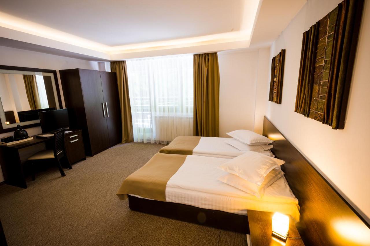 Hotel Smart Sinaia Luaran gambar