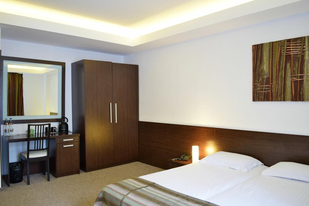 Hotel Smart Sinaia Luaran gambar